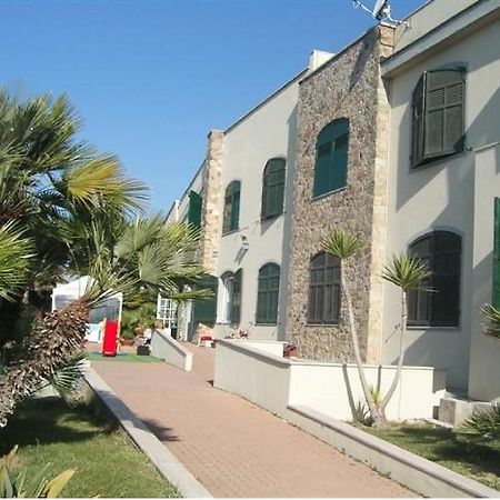 Albergo Ristorante Lucciola Santo Stefano al Mare Exterior foto