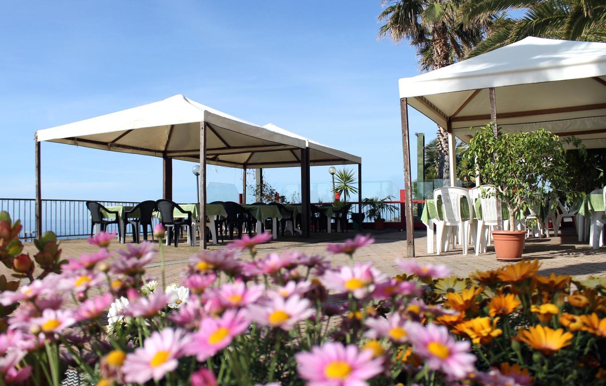 Albergo Ristorante Lucciola Santo Stefano al Mare Exterior foto